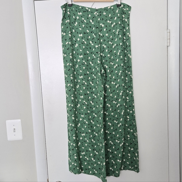 Reformation Green Floral Wide Leg Flowy Pants Size 12 - Picture 3 of 5